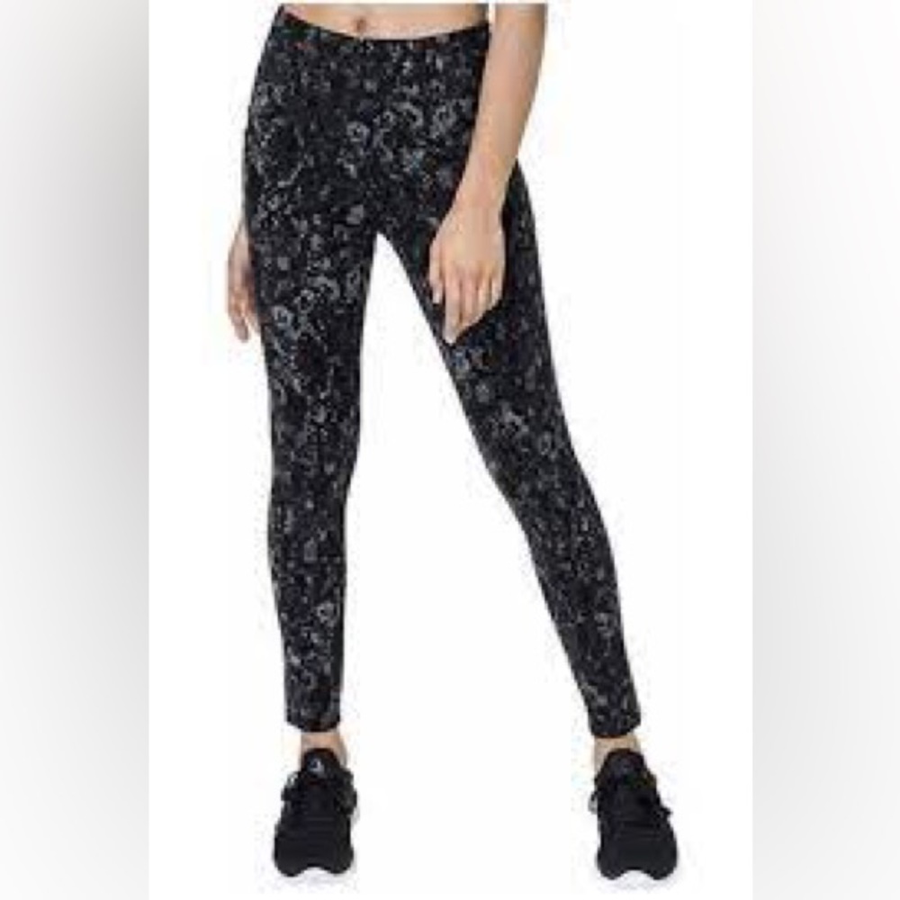 NEW Tuff Athletics 👟 rocky print leggings